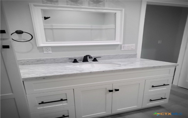 1211 W HOUSON Avenue, Seadrift, TX 77983, 2 Habitaciones Habitaciones , ,2 BañosBaños,Residential,En Venta,1211 W HOUSON Avenue,573161