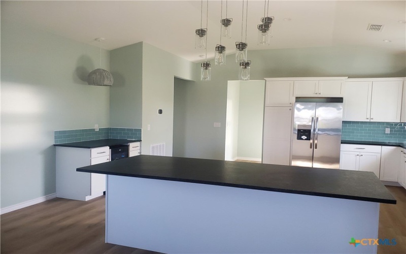 1211 W HOUSON Avenue, Seadrift, TX 77983, 2 Habitaciones Habitaciones , ,2 BañosBaños,Residential,En Venta,1211 W HOUSON Avenue,573161