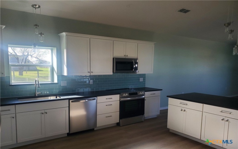 1211 W HOUSON Avenue, Seadrift, TX 77983, 2 Habitaciones Habitaciones , ,2 BañosBaños,Residential,En Venta,1211 W HOUSON Avenue,573161