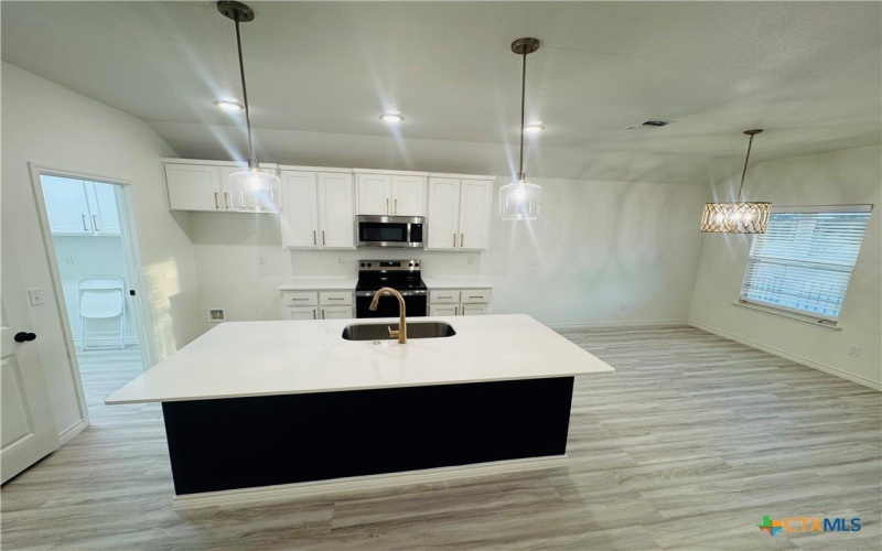 5201 White Rose Drive, Killeen, TX 76542, 3 Bedrooms Bedrooms, ,2 BathroomsBathrooms,Residential,For Sale,5201 White Rose Drive,573688