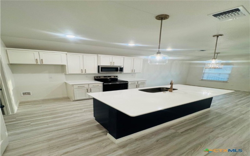 5201 White Rose Drive, Killeen, TX 76542, 3 Bedrooms Bedrooms, ,2 BathroomsBathrooms,Residential,For Sale,5201 White Rose Drive,573688