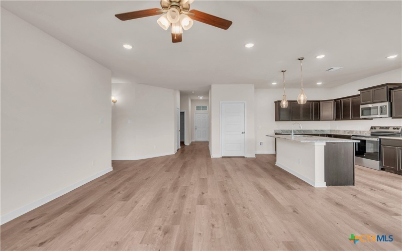 126 University Avenue, Troy, TX 76579, 4 Habitaciones Habitaciones , ,2 BañosBaños,Residential,En Venta,126 University Avenue,0,576927