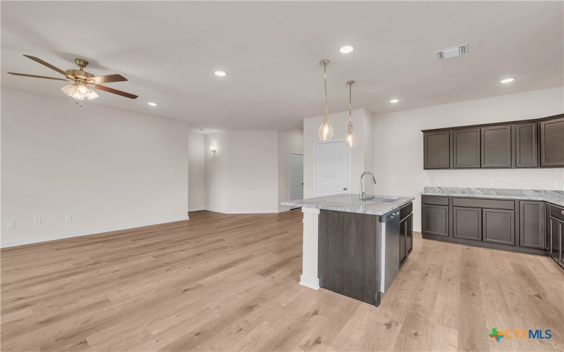 126 University Avenue, Troy, TX 76579, 4 Habitaciones Habitaciones , ,2 BañosBaños,Residential,En Venta,126 University Avenue,0,576927