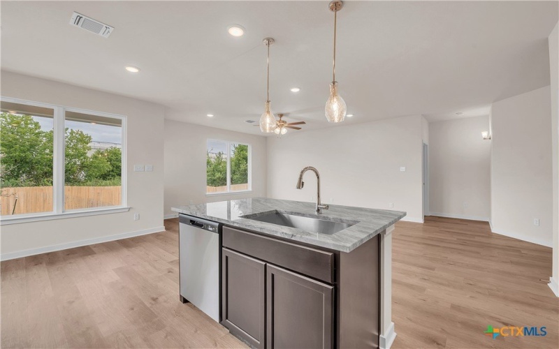 126 University Avenue, Troy, TX 76579, 4 Habitaciones Habitaciones , ,2 BañosBaños,Residential,En Venta,126 University Avenue,0,576927