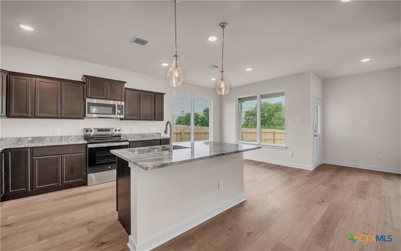 126 University Avenue, Troy, TX 76579, 4 Habitaciones Habitaciones , ,2 BañosBaños,Residential,En Venta,126 University Avenue,0,576927