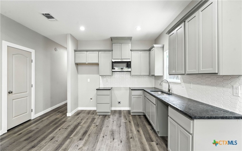 1420 Harwood Street, Gonzales, TX 78629, 3 Bedrooms Bedrooms, ,2 BathroomsBathrooms,Residential,For Sale,1420 Harwood Street,576952