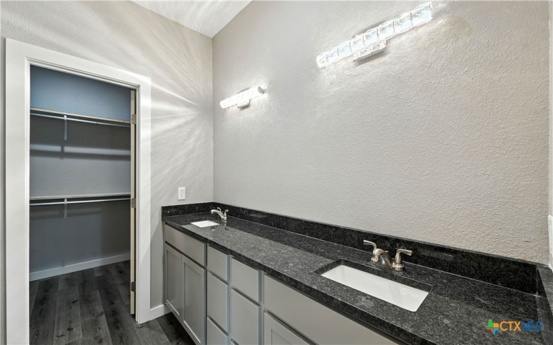 1420 Harwood Street, Gonzales, TX 78629, 3 Bedrooms Bedrooms, ,2 BathroomsBathrooms,Residential,For Sale,1420 Harwood Street,576952