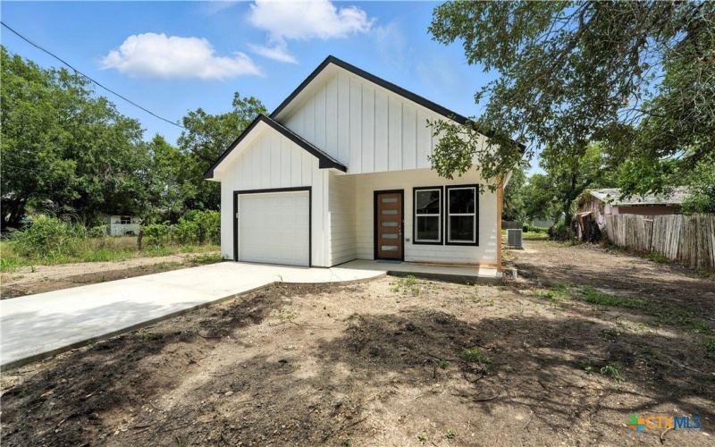 1420 Harwood Street, Gonzales, TX 78629, 3 Bedrooms Bedrooms, ,2 BathroomsBathrooms,Residential,For Sale,1420 Harwood Street,576952