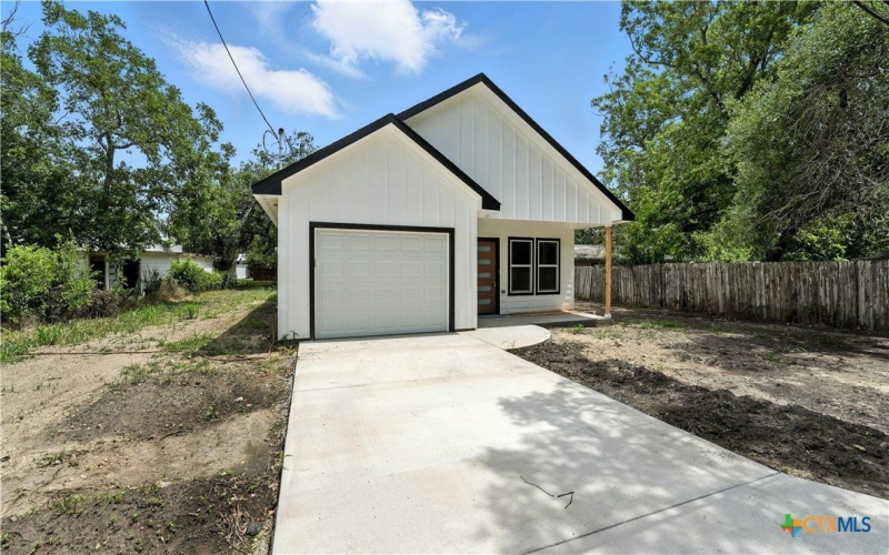 1420 Harwood Street, Gonzales, TX 78629, 3 Bedrooms Bedrooms, ,2 BathroomsBathrooms,Residential,For Sale,1420 Harwood Street,576952