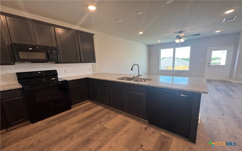 210 University Avenue, Troy, TX 76579, 3 Habitaciones Habitaciones , ,2 BañosBaños,Residential,En Venta,210 University Avenue,0,574563