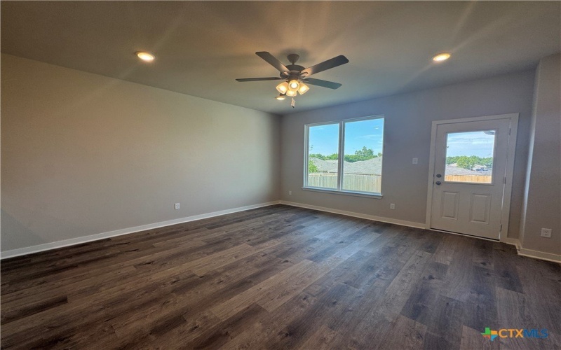 210 University Avenue, Troy, TX 76579, 3 Habitaciones Habitaciones , ,2 BañosBaños,Residential,En Venta,210 University Avenue,0,574563