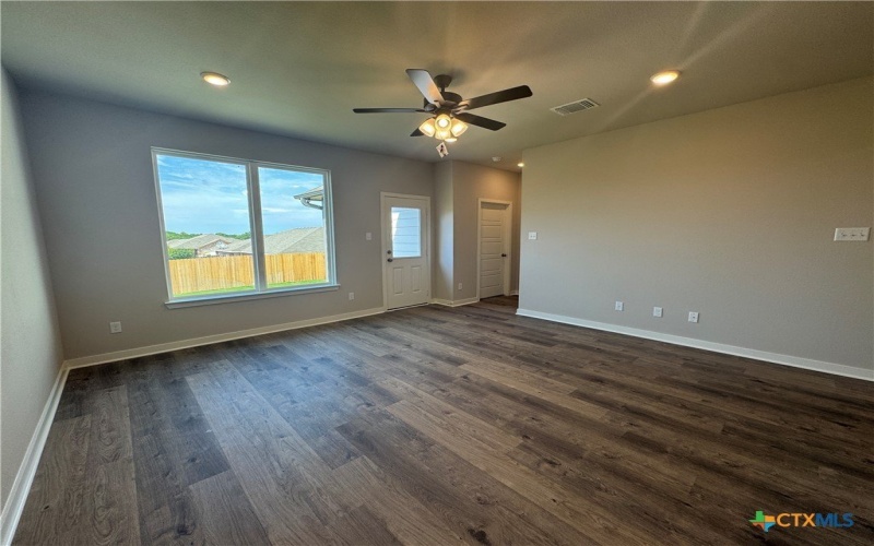 210 University Avenue, Troy, TX 76579, 3 Habitaciones Habitaciones , ,2 BañosBaños,Residential,En Venta,210 University Avenue,0,574563