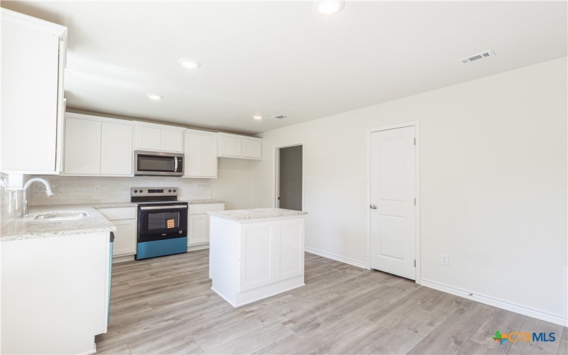 224 W Beeline Lane, Harker Heights, TX 76548, 3 Bedrooms Bedrooms, ,2 BathroomsBathrooms,Residential,For Sale,224 W Beeline Lane,0,574847