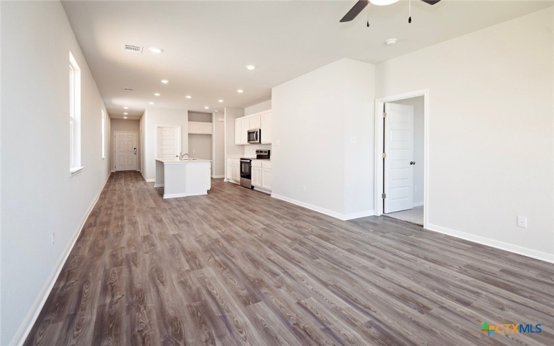 205 Escape Way, Jarrell, TX 76537, 3 Habitaciones Habitaciones , ,2 BañosBaños,Residential,En Venta,205 Escape Way,0,575206