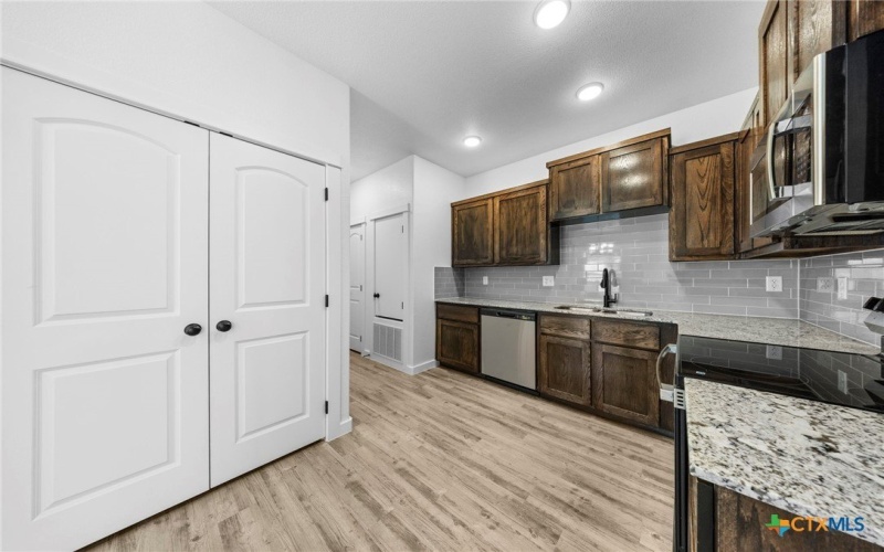 3600-3610 Canvasback Road, Killeen, TX 76542, 3 Habitaciones Habitaciones , ,Residential,En Venta,3600-3610 Canvasback Road,0,575978