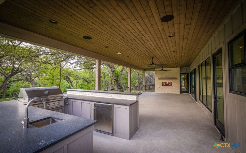 232 Riverfront Drive, New Braunfels, TX 78132, 4 Habitaciones Habitaciones , ,5 BañosBaños,Residential,En Venta,232 Riverfront Drive,576095