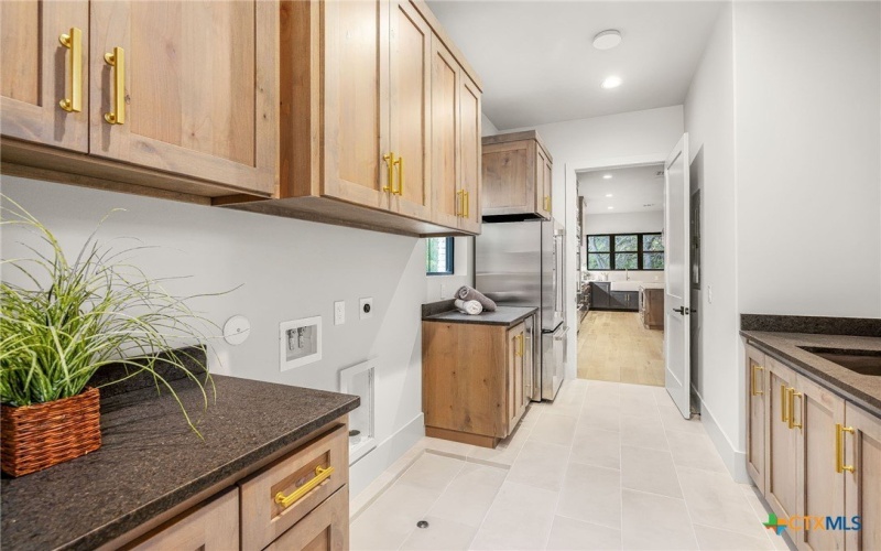 232 Riverfront Drive, New Braunfels, TX 78132, 4 Habitaciones Habitaciones , ,5 BañosBaños,Residential,En Venta,232 Riverfront Drive,576095
