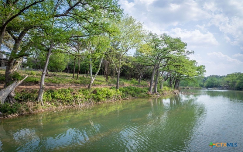 232 Riverfront Drive, New Braunfels, TX 78132, 4 Habitaciones Habitaciones , ,5 BañosBaños,Residential,En Venta,232 Riverfront Drive,576095
