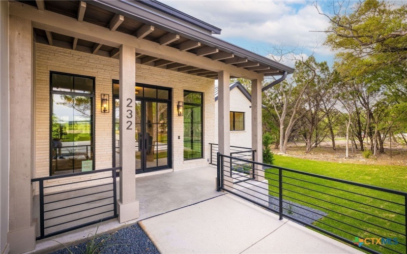 232 Riverfront Drive, New Braunfels, TX 78132, 4 Habitaciones Habitaciones , ,5 BañosBaños,Residential,En Venta,232 Riverfront Drive,576095