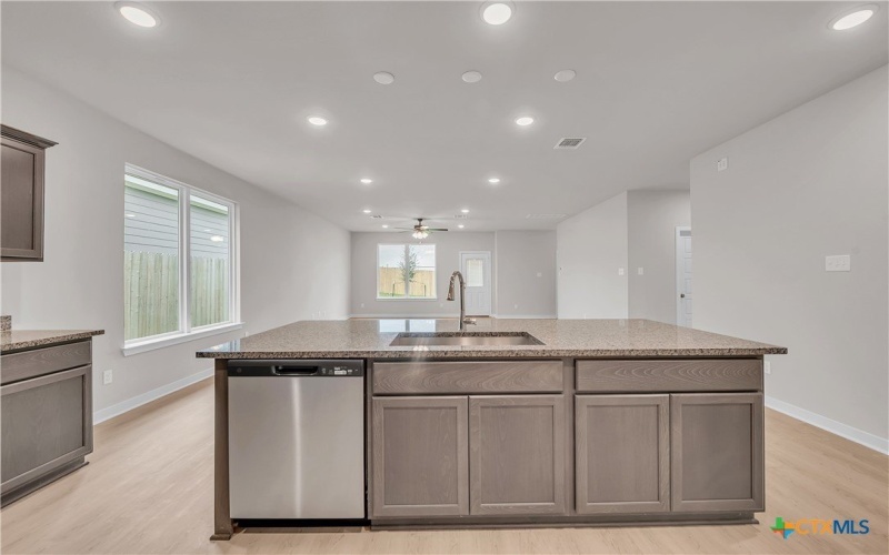 209 State Loop, Troy, TX 76579, 3 Habitaciones Habitaciones , ,2 BañosBaños,Residential,En Venta,209 State Loop,0,576701
