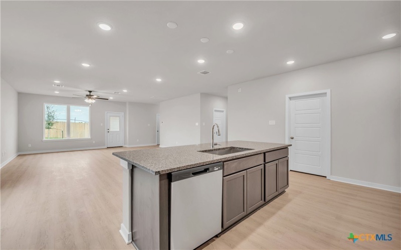 209 State Loop, Troy, TX 76579, 3 Habitaciones Habitaciones , ,2 BañosBaños,Residential,En Venta,209 State Loop,0,576701