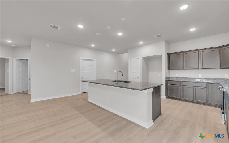 209 State Loop, Troy, TX 76579, 3 Habitaciones Habitaciones , ,2 BañosBaños,Residential,En Venta,209 State Loop,0,576701