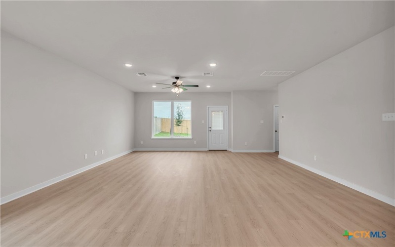 209 State Loop, Troy, TX 76579, 3 Habitaciones Habitaciones , ,2 BañosBaños,Residential,En Venta,209 State Loop,0,576701
