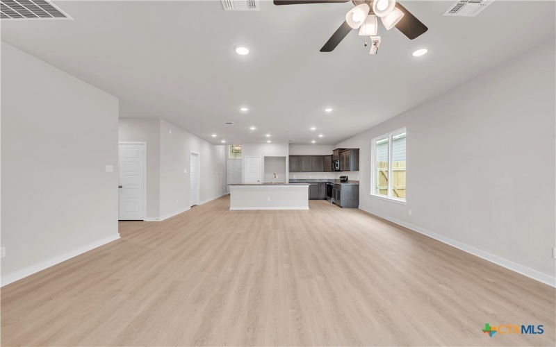 209 State Loop, Troy, TX 76579, 3 Habitaciones Habitaciones , ,2 BañosBaños,Residential,En Venta,209 State Loop,0,576701