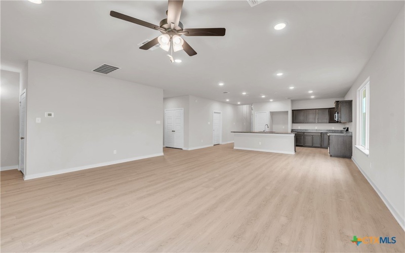 209 State Loop, Troy, TX 76579, 3 Habitaciones Habitaciones , ,2 BañosBaños,Residential,En Venta,209 State Loop,0,576701