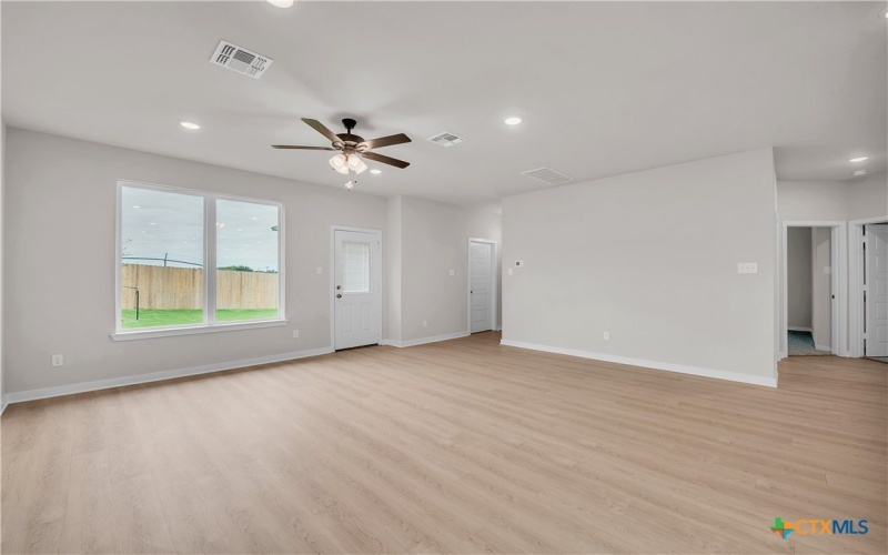209 State Loop, Troy, TX 76579, 3 Habitaciones Habitaciones , ,2 BañosBaños,Residential,En Venta,209 State Loop,0,576701