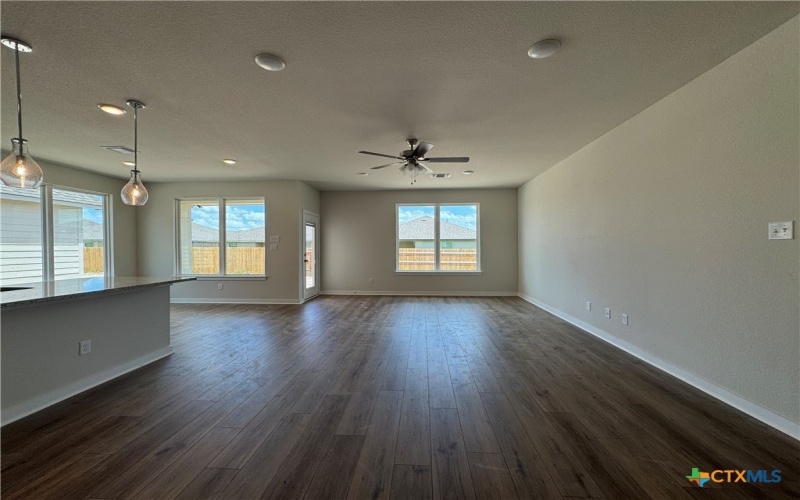 4036 Estes Court, Belton, TX 76513, 4 Habitaciones Habitaciones , ,2 BañosBaños,Residential,En Venta,4036 Estes Court,0,576725