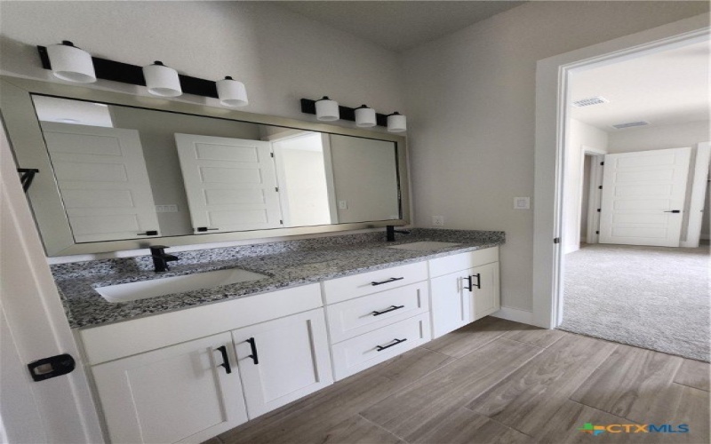 254 Firewheel Lp, Floresville, TX 78114, 4 Bedrooms Bedrooms, ,3 BathroomsBathrooms,Residential,For Sale,254 Firewheel Lp,576904