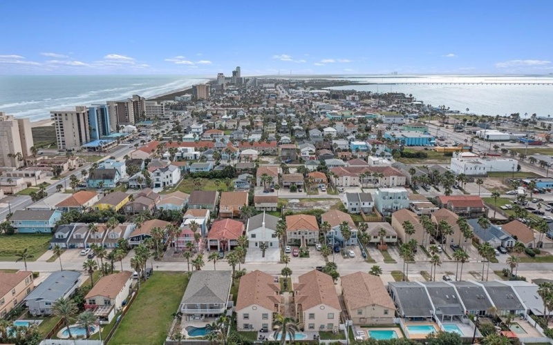 121 Campeche St. #B, South Padre Island, TX 78597, 3 Habitaciones Habitaciones , ,2 BañosBaños,Residential,En Venta,121 Campeche St.,103161