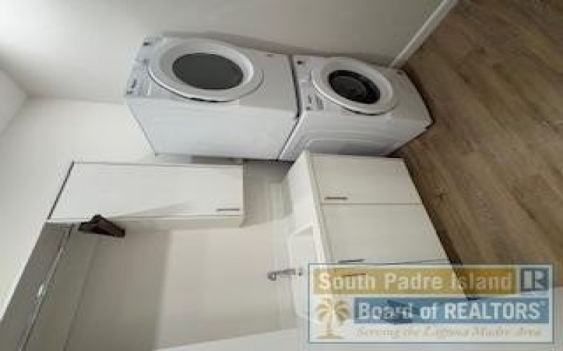 121 Campeche St. #B, South Padre Island, TX 78597, 3 Bedrooms Bedrooms, ,2 BathroomsBathrooms,Residential,For Sale,121 Campeche St.,0,103161