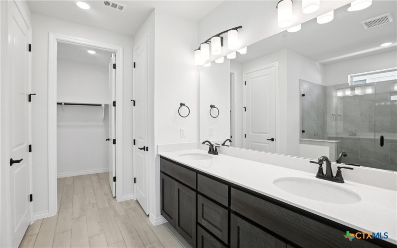 107 San Luis Pass #101, San Marcos, TX 78666, 3 Habitaciones Habitaciones , ,2 BañosBaños,Residential,En Venta,107 San Luis Pass,0,577565