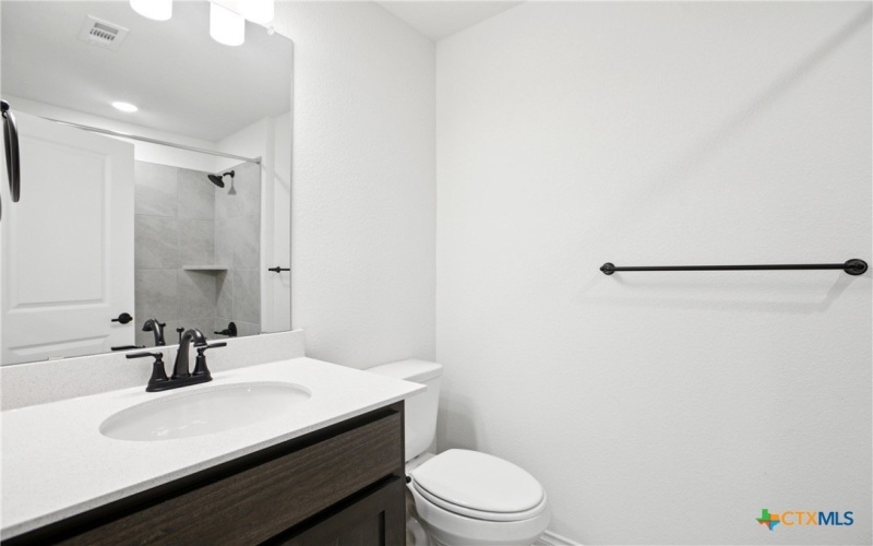 107 San Luis Pass #101, San Marcos, TX 78666, 3 Habitaciones Habitaciones , ,2 BañosBaños,Residential,En Venta,107 San Luis Pass,0,577565