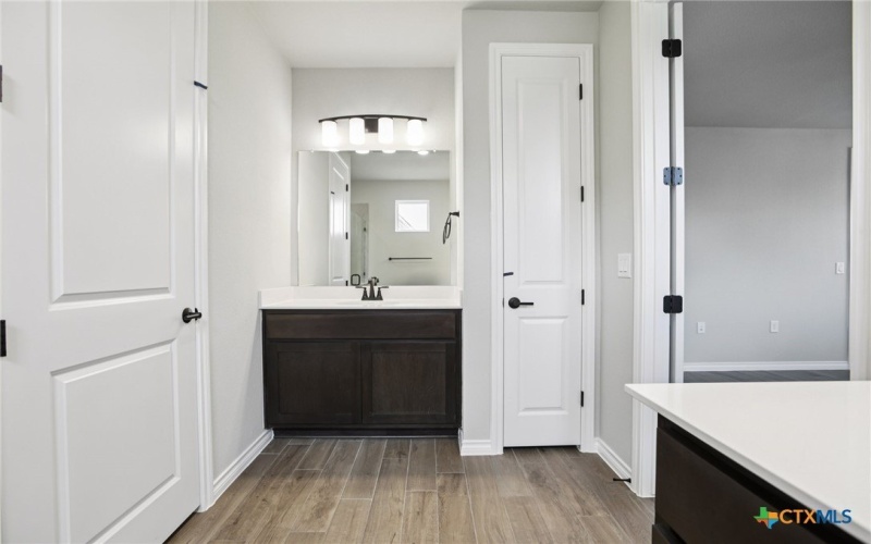 118 Antoinette Way #102, San Marcos, TX 78666, 2 Bedrooms Bedrooms, ,2 BathroomsBathrooms,Residential,For Sale,118 Antoinette Way,0,577579