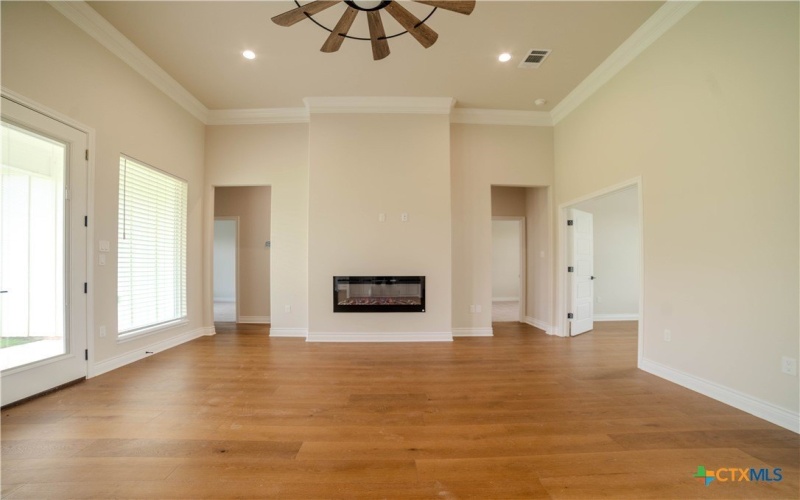 403 Lomo Alto Lane, Temple, TX 76502, 5 Bedrooms Bedrooms, ,5 BathroomsBathrooms,Residential,For Sale,403 Lomo Alto Lane,578457