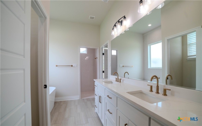 403 Lomo Alto Lane, Temple, TX 76502, 5 Bedrooms Bedrooms, ,5 BathroomsBathrooms,Residential,For Sale,403 Lomo Alto Lane,578457
