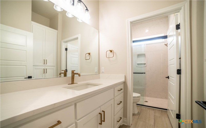 403 Lomo Alto Lane, Temple, TX 76502, 5 Bedrooms Bedrooms, ,5 BathroomsBathrooms,Residential,For Sale,403 Lomo Alto Lane,578457