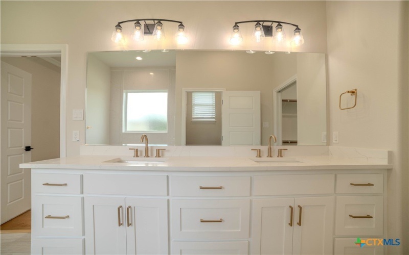 403 Lomo Alto Lane, Temple, TX 76502, 5 Bedrooms Bedrooms, ,5 BathroomsBathrooms,Residential,For Sale,403 Lomo Alto Lane,578457