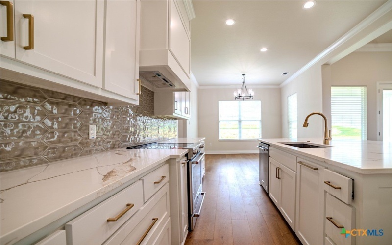 403 Lomo Alto Lane, Temple, TX 76502, 5 Bedrooms Bedrooms, ,5 BathroomsBathrooms,Residential,For Sale,403 Lomo Alto Lane,578457