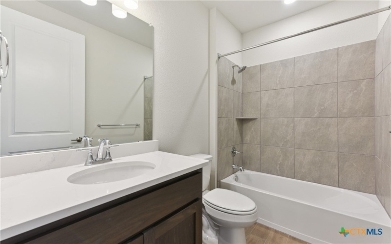 105 Antoinette Way #103, San Marcos, TX 78666, 2 Habitaciones Habitaciones , ,2 BañosBaños,Residential,En Venta,105 Antoinette Way,0,578725