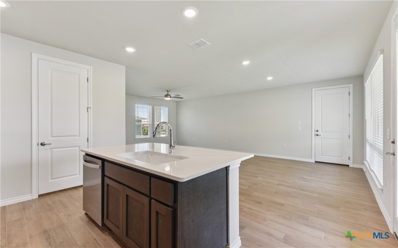 105 Antoinette Way #103, San Marcos, TX 78666, 2 Habitaciones Habitaciones , ,2 BañosBaños,Residential,En Venta,105 Antoinette Way,0,578725