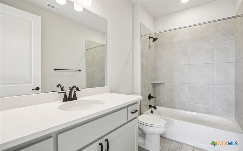 140 Antoinette Way #102, San Marcos, TX 78666, 3 Habitaciones Habitaciones , ,2 BañosBaños,Residential,En Venta,140 Antoinette Way,0,578747