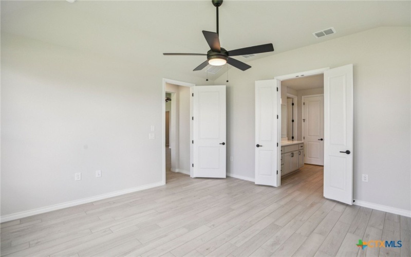 140 Antoinette Way #102, San Marcos, TX 78666, 3 Habitaciones Habitaciones , ,2 BañosBaños,Residential,En Venta,140 Antoinette Way,0,578747