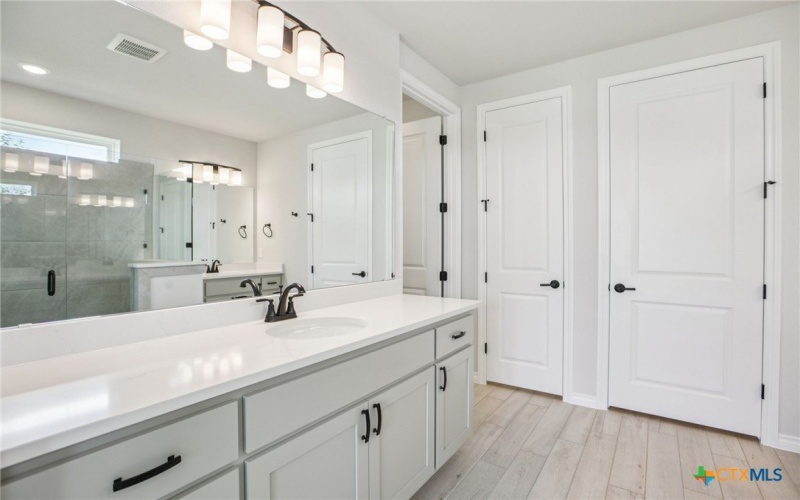 140 Antoinette Way #102, San Marcos, TX 78666, 3 Habitaciones Habitaciones , ,2 BañosBaños,Residential,En Venta,140 Antoinette Way,0,578747