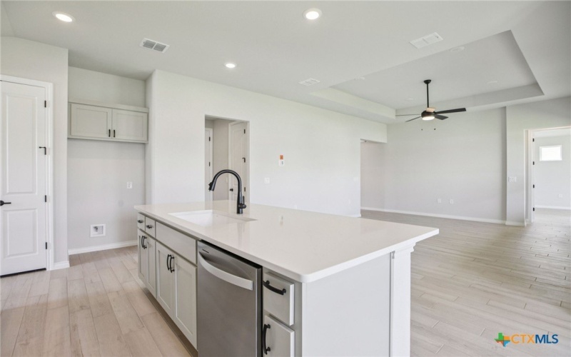 140 Antoinette Way #102, San Marcos, TX 78666, 3 Habitaciones Habitaciones , ,2 BañosBaños,Residential,En Venta,140 Antoinette Way,0,578747
