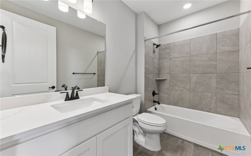 133 Antoinette Way #102, San Marcos, TX 78666, 2 Habitaciones Habitaciones , ,2 BañosBaños,Residential,En Venta,133 Antoinette Way,0,578780