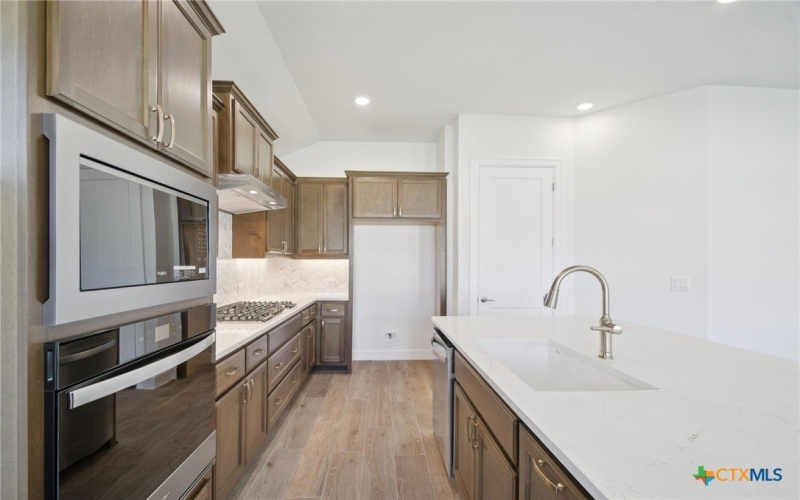 1528 Dancing Oak Lane, San Marcos, TX 78666, 2 Habitaciones Habitaciones , ,2 BañosBaños,Residential,En Venta,1528 Dancing Oak Lane,0,578787